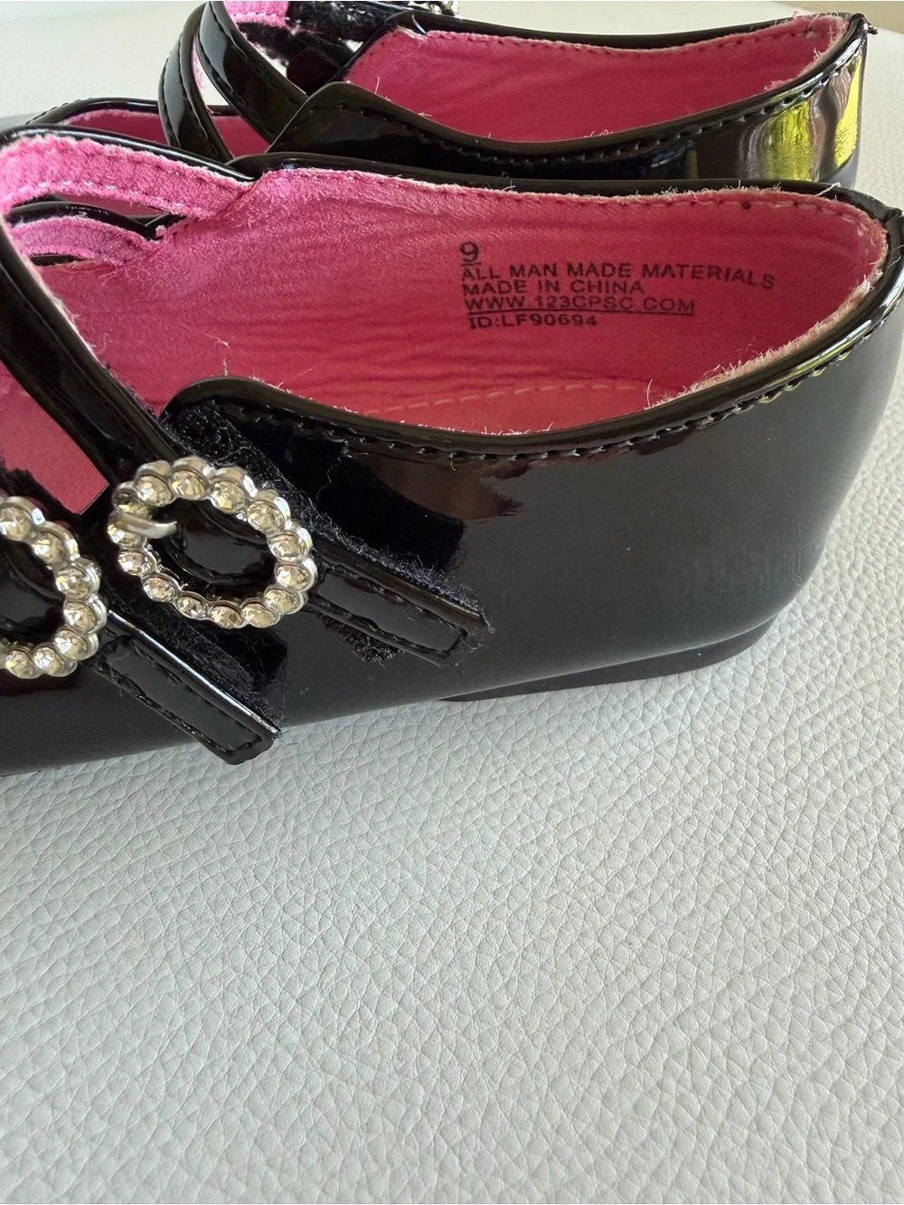 Cupcakes and Cashmere Kids Black Patent Mary Jane Shoes — Size 9 Toddler